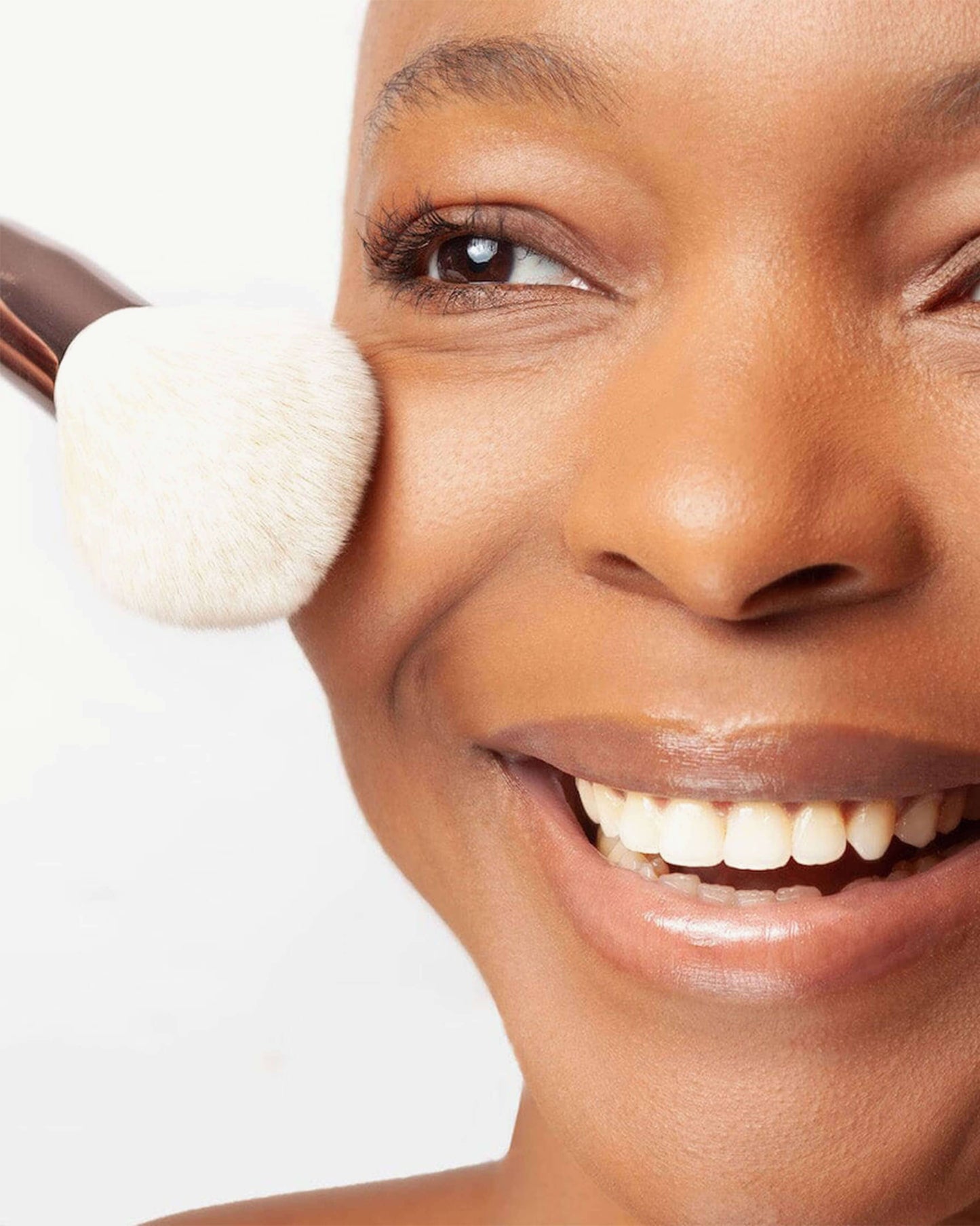 Sustainable Luxury Contour Brush