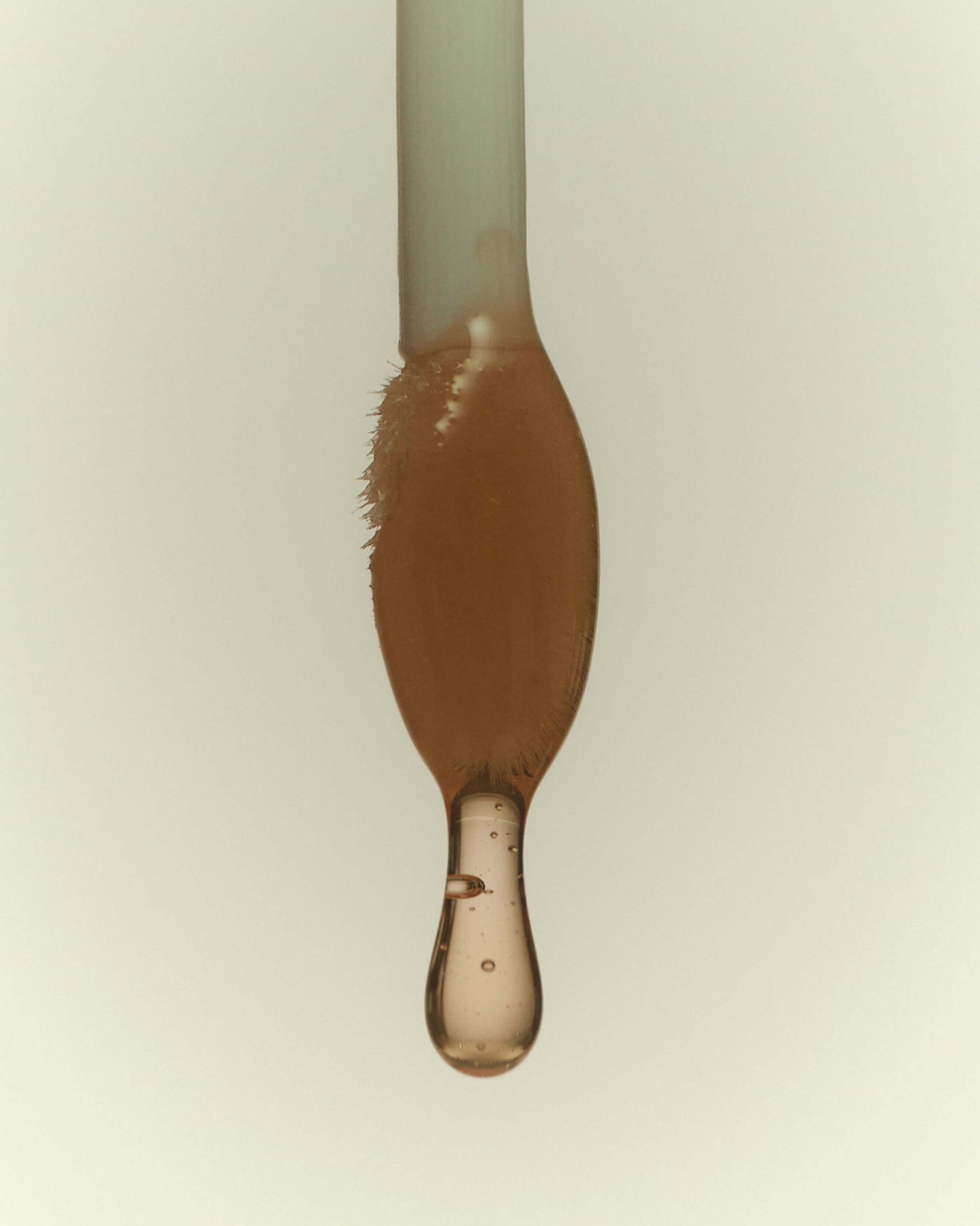Lipid Lip Hydrating Glossy Oil