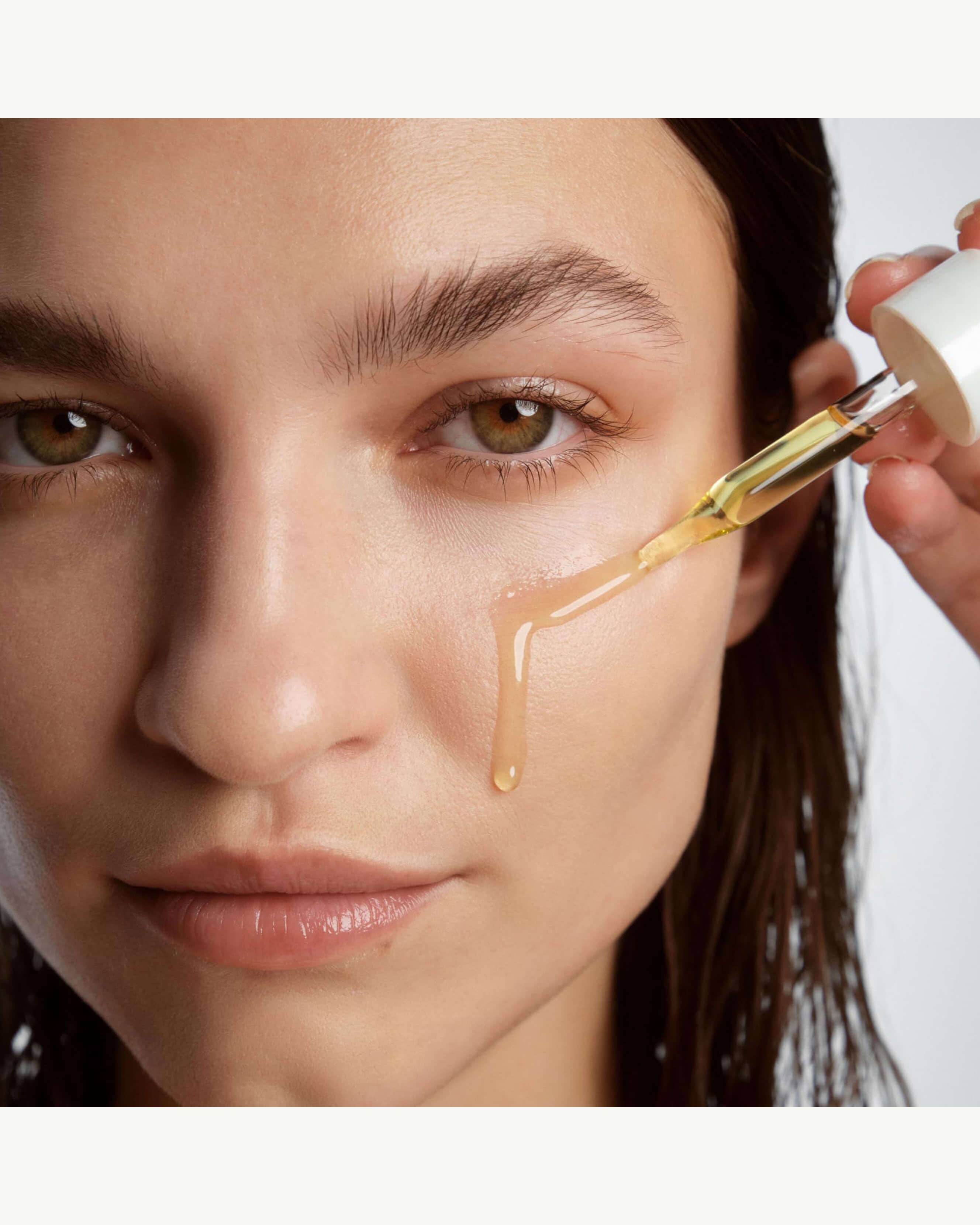 GOOPGLOW 20% Vitamin C + Hyaluronic Glow Serum