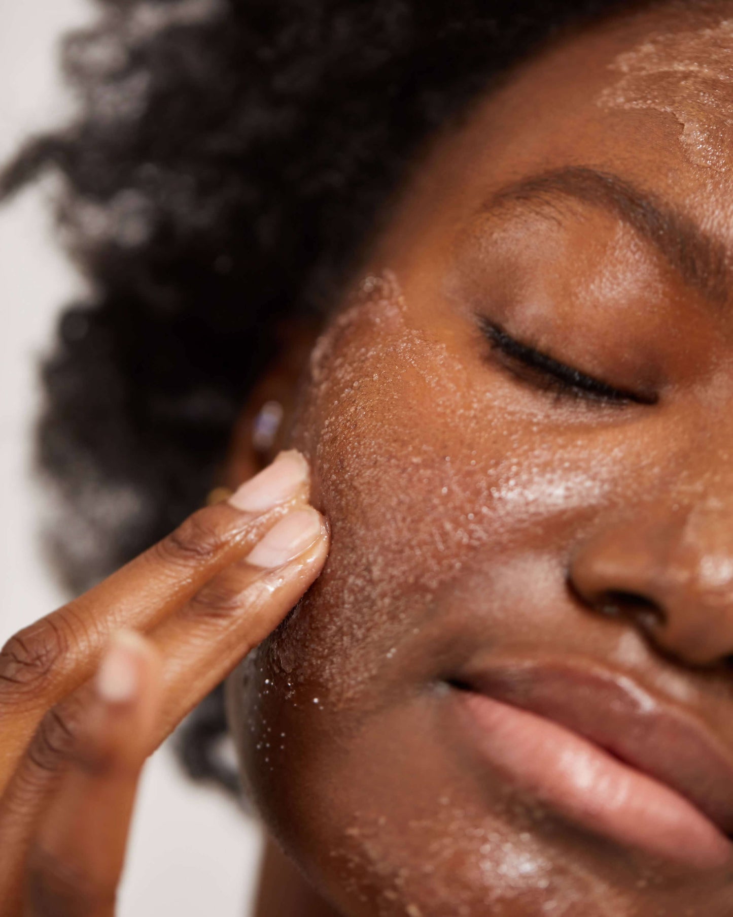 GOOPGLOW Cloudberry Exfoliating Jelly Cleanser