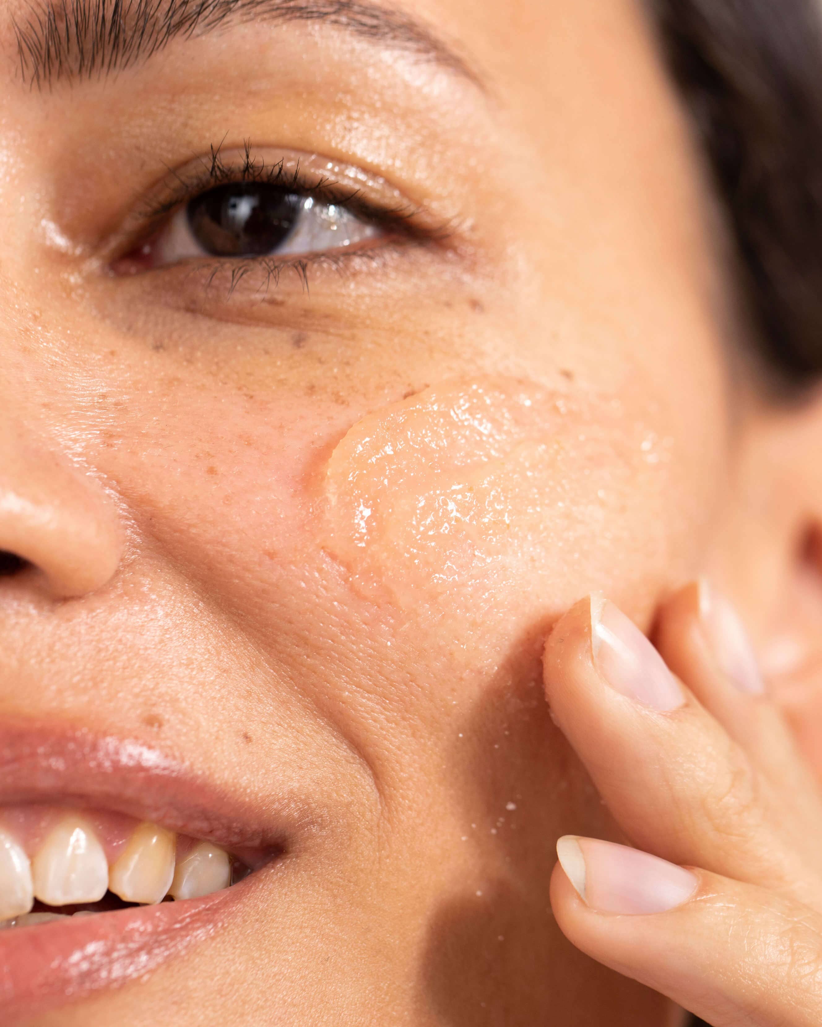 GOOPGLOW Cloudberry Exfoliating Jelly Cleanser