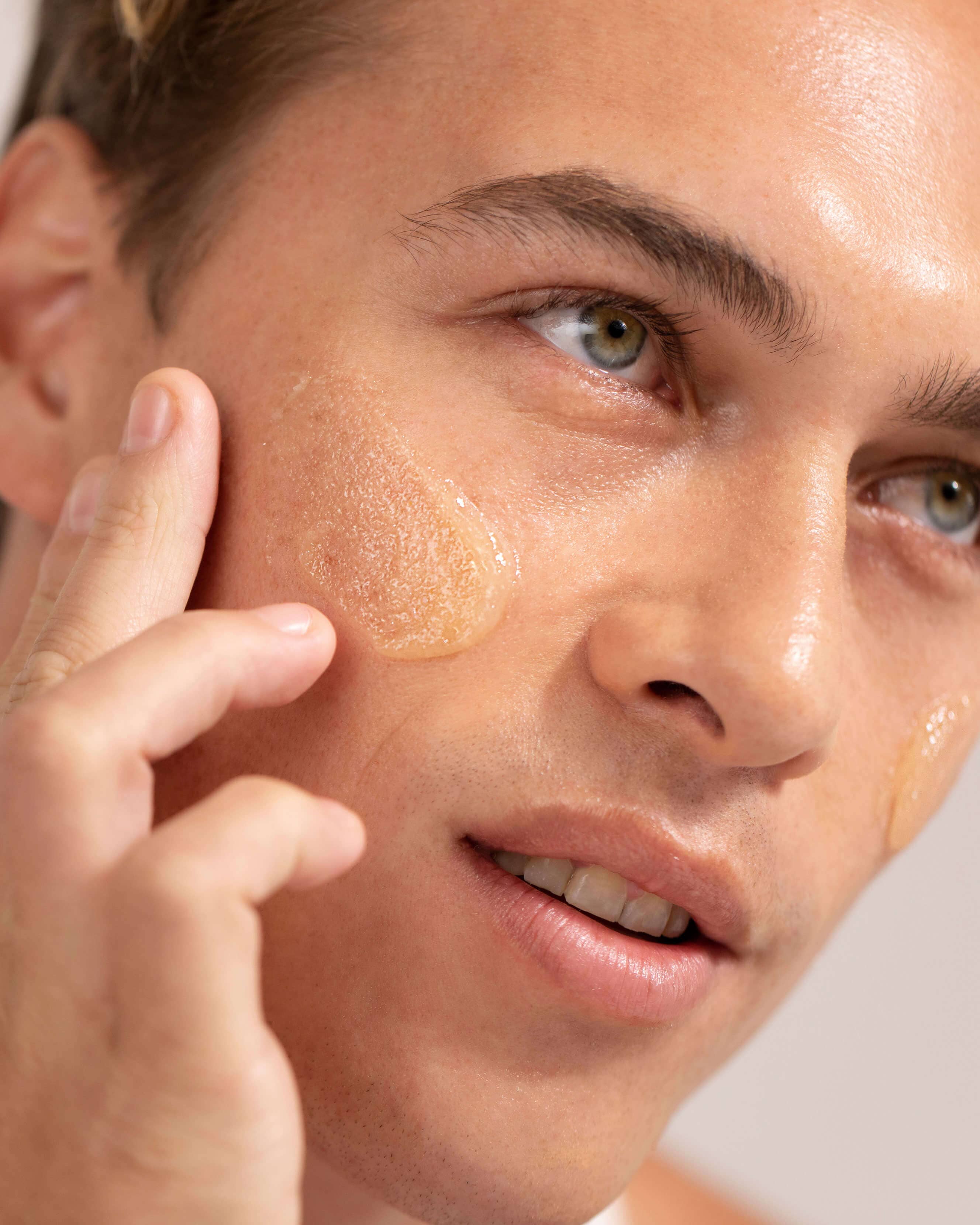 GOOPGLOW Cloudberry Exfoliating Jelly Cleanser