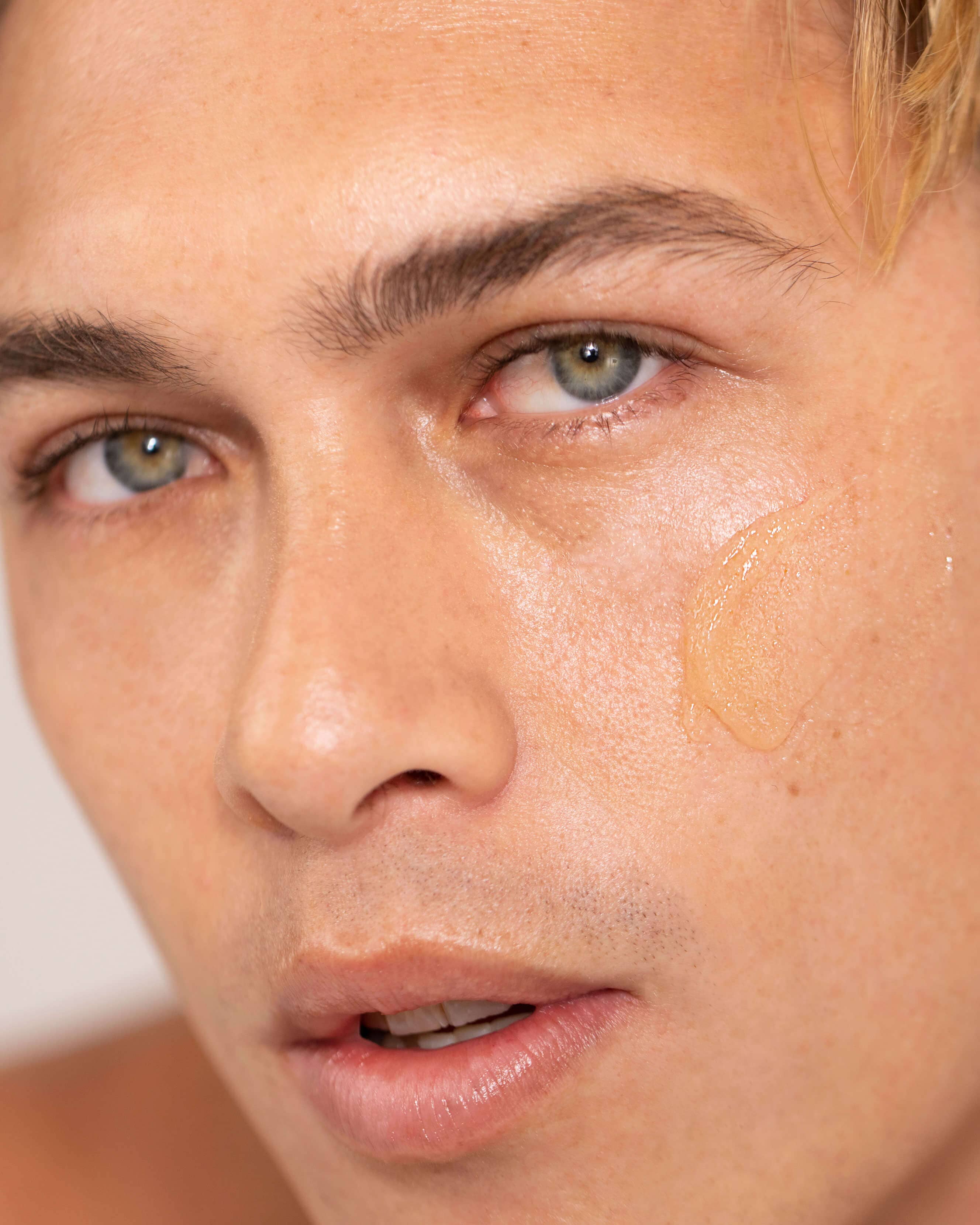 GOOPGLOW Cloudberry Exfoliating Jelly Cleanser