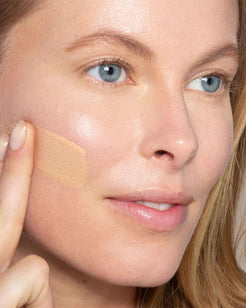 SF4 Bowen (light-medium with warm peach undertones)