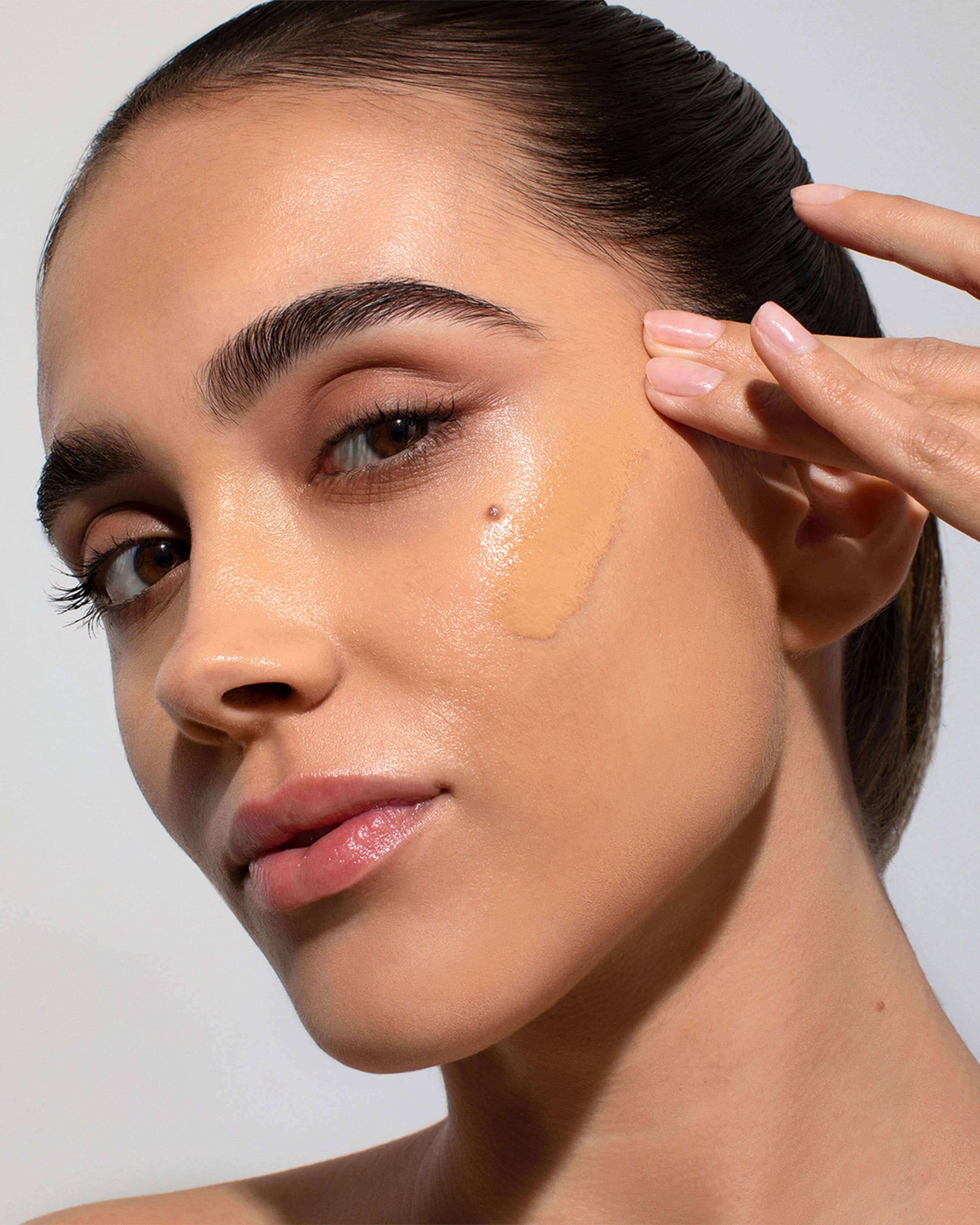 2.5 (Medium with Golden Undertones)