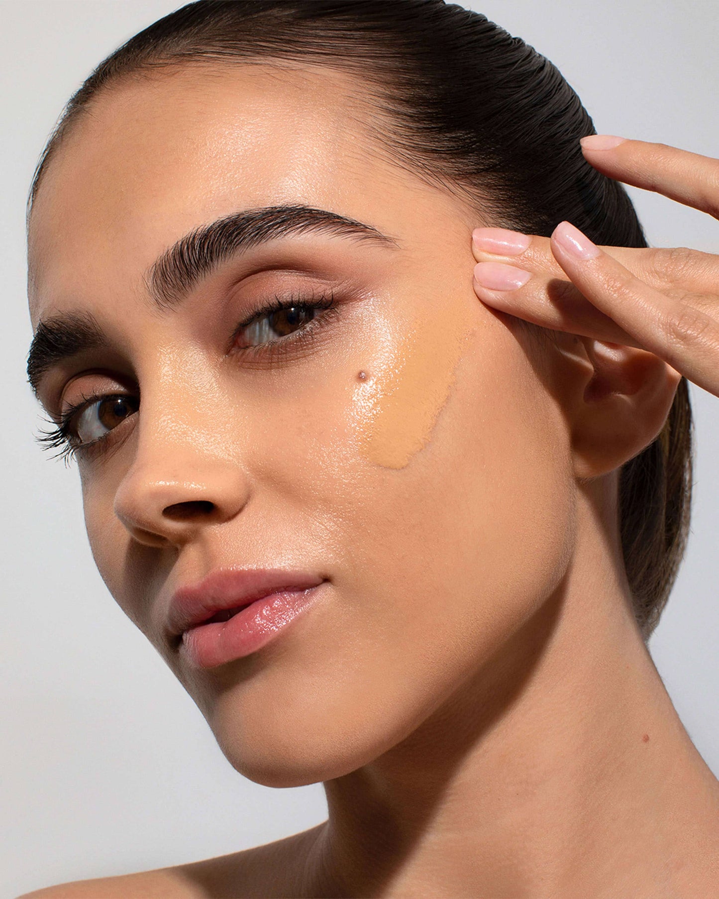 2.5 (Medium with Golden Undertones)