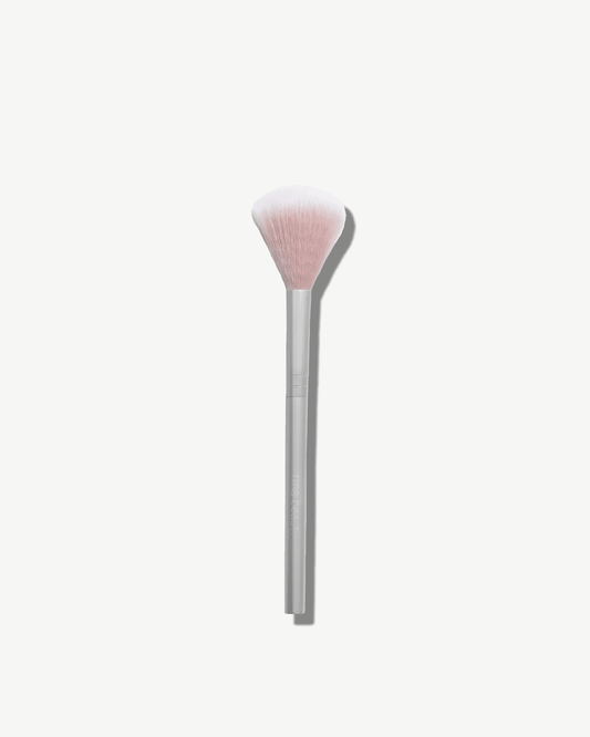 Ilia Blending Brush - Makeup Blending Brush by Ilia – Credo