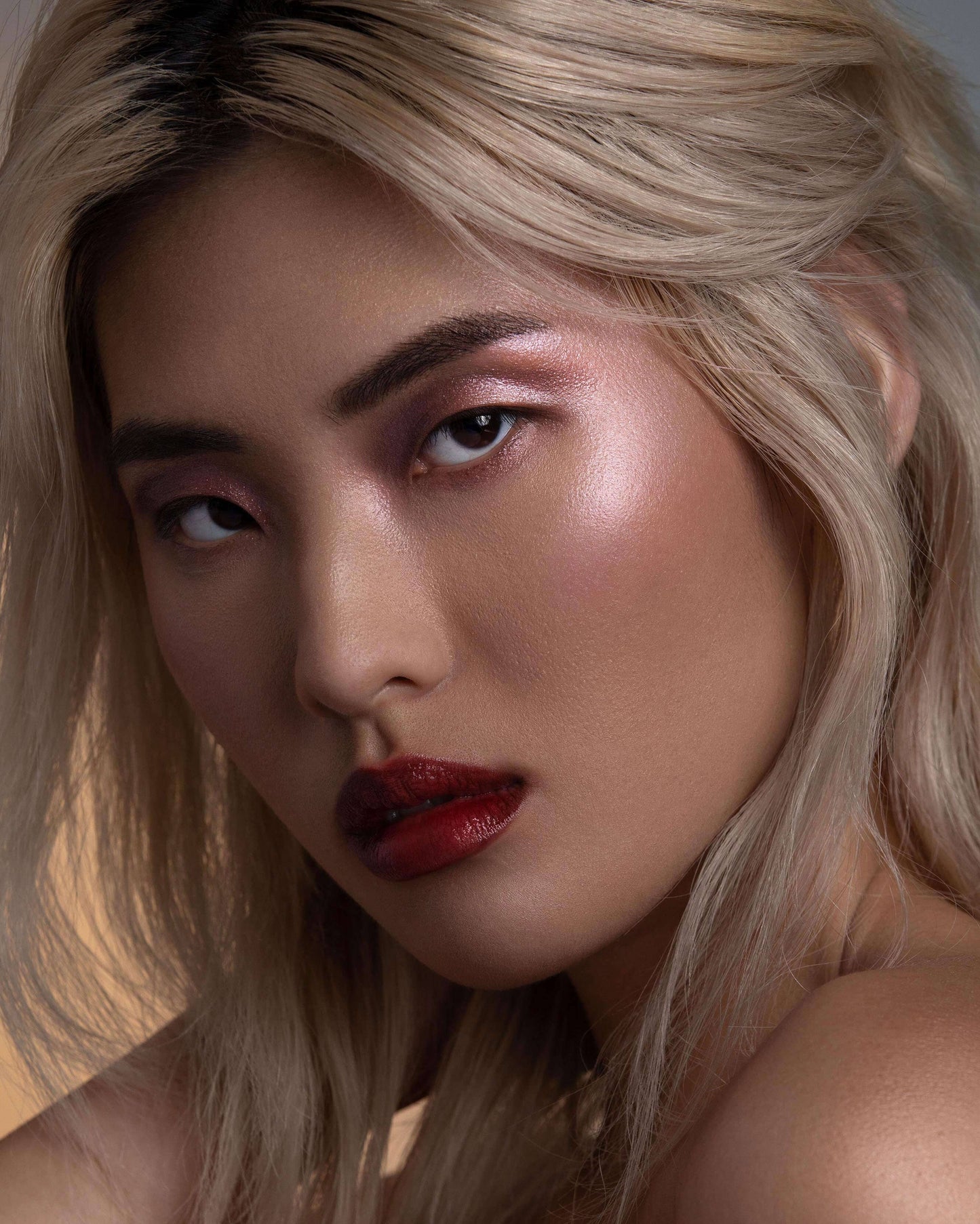 Solarium (Earthy, shimmering mauve-taupe)