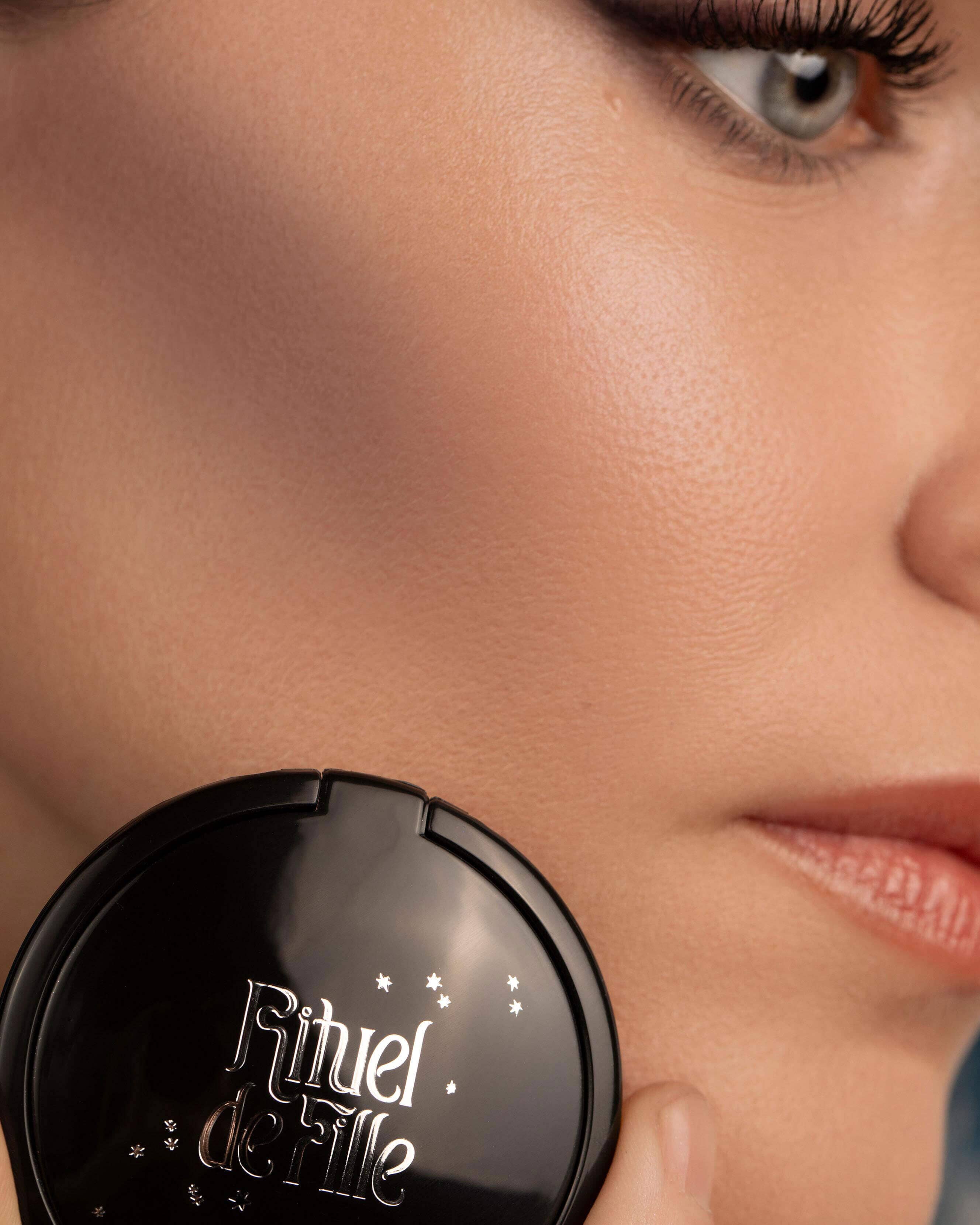 Eclipse (black aubergine)