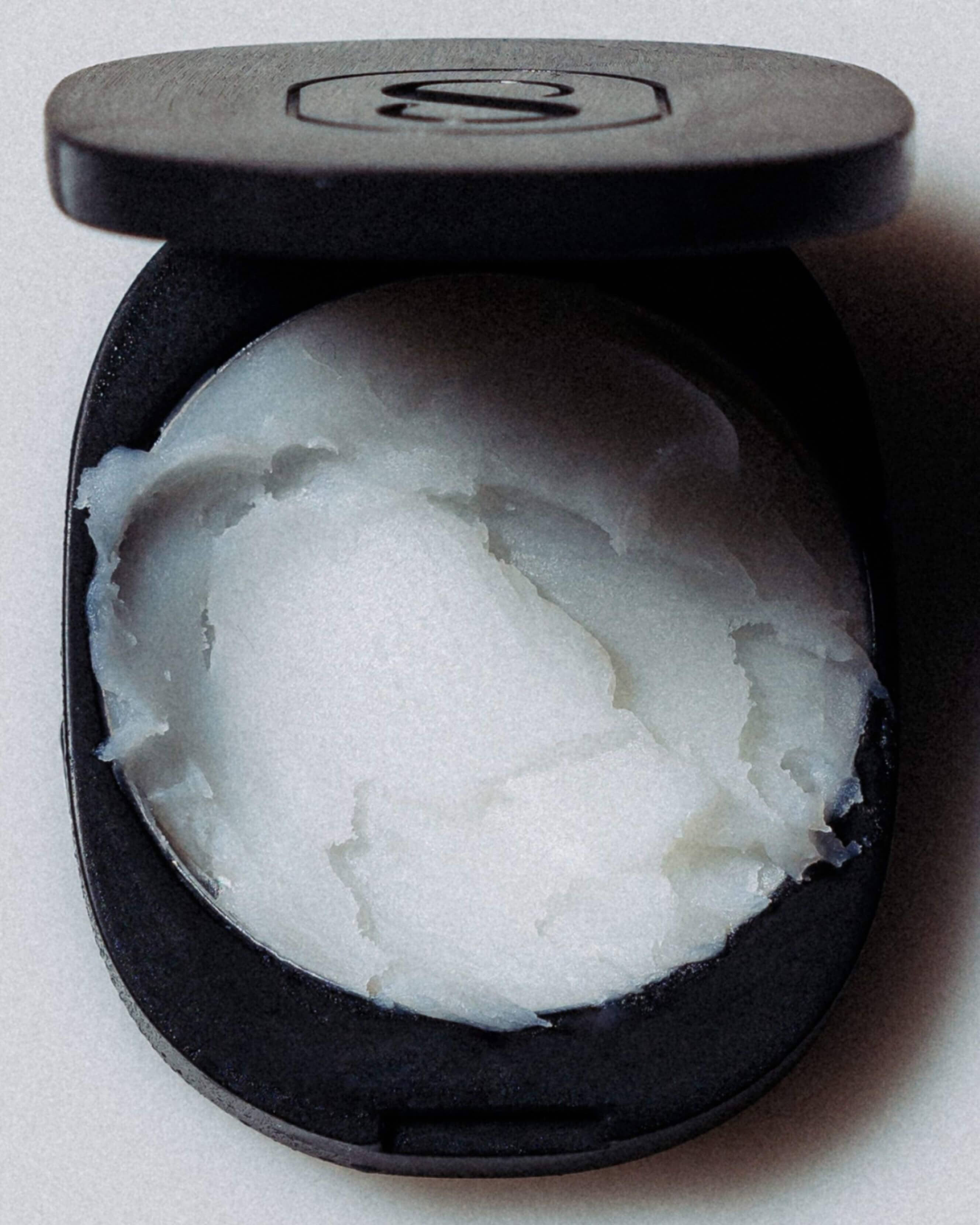 BRALESS: The Solid Perfume