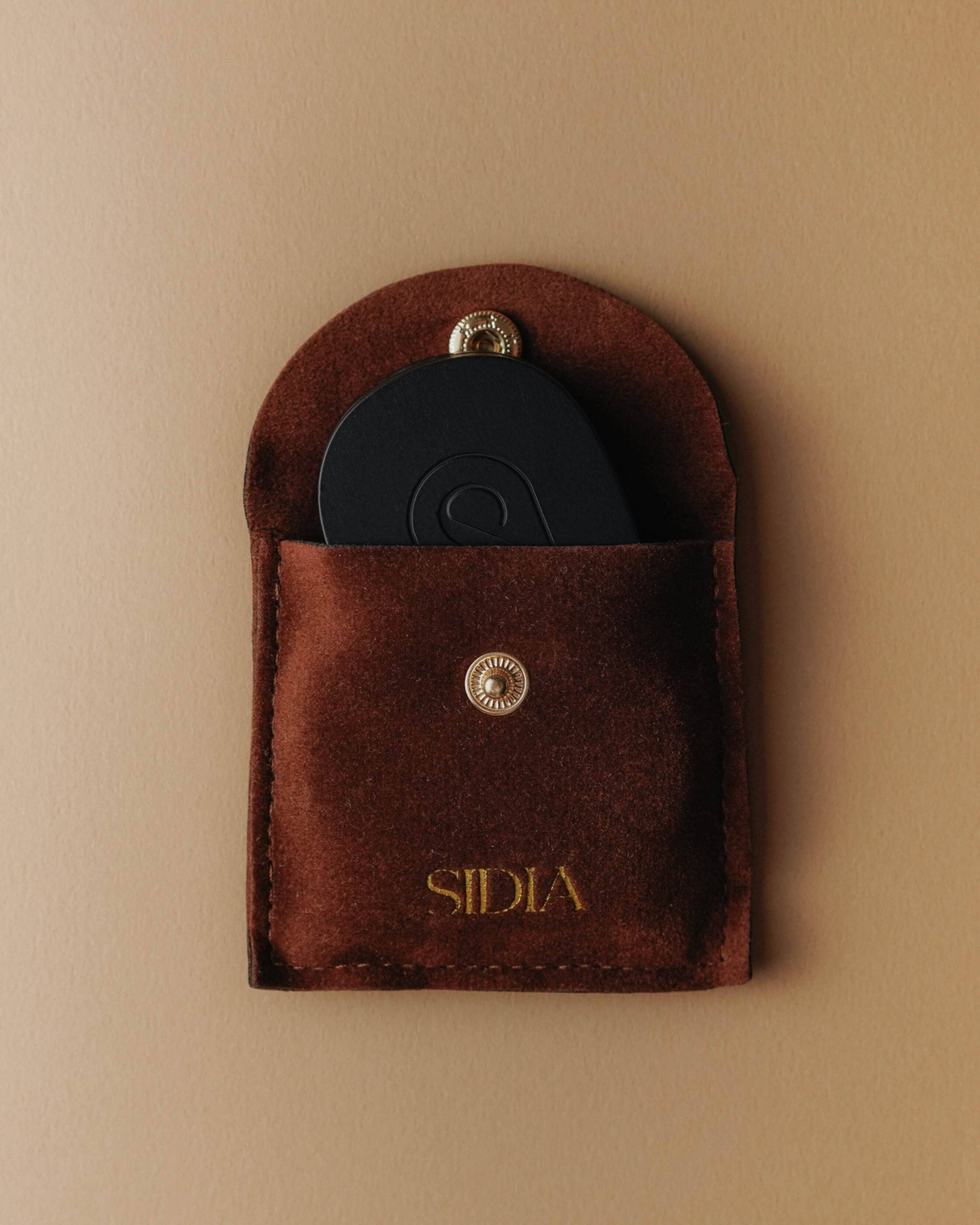 BRALESS: The Solid Perfume