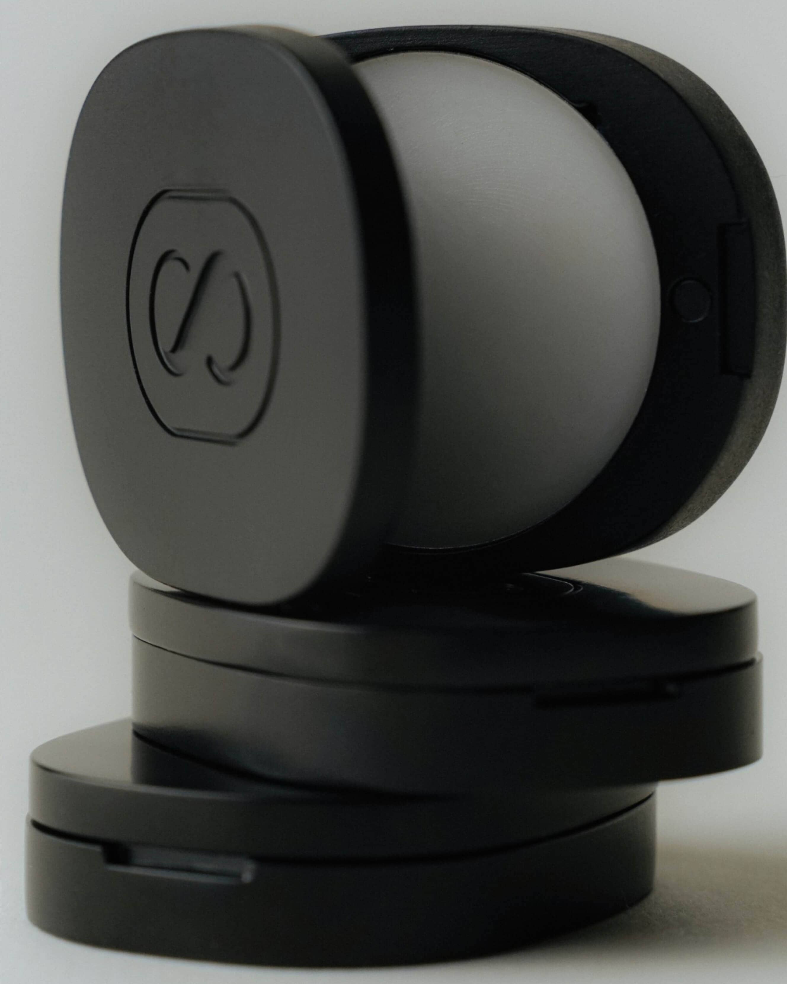 BRALESS: The Solid Perfume