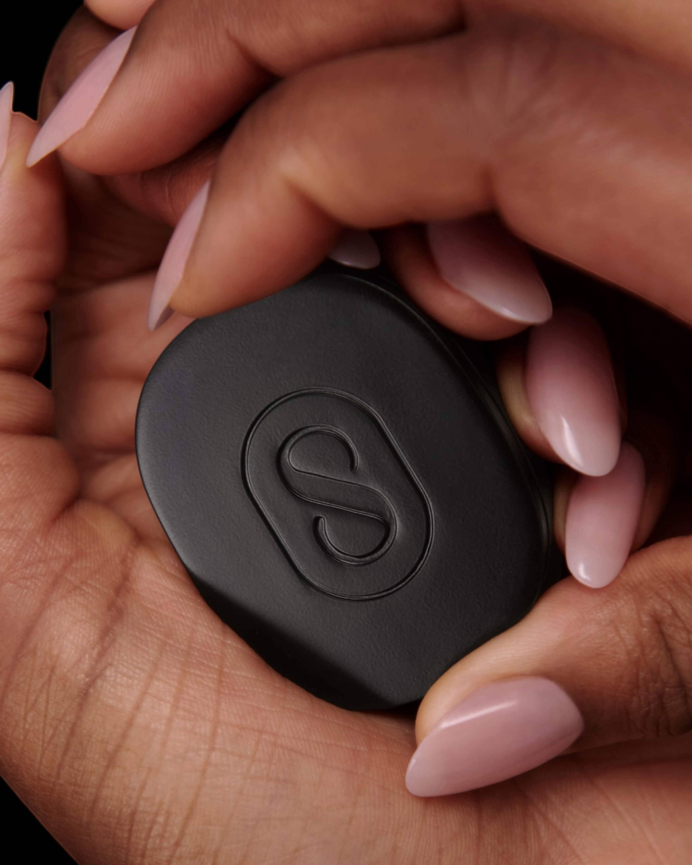 BRALESS: The Solid Perfume