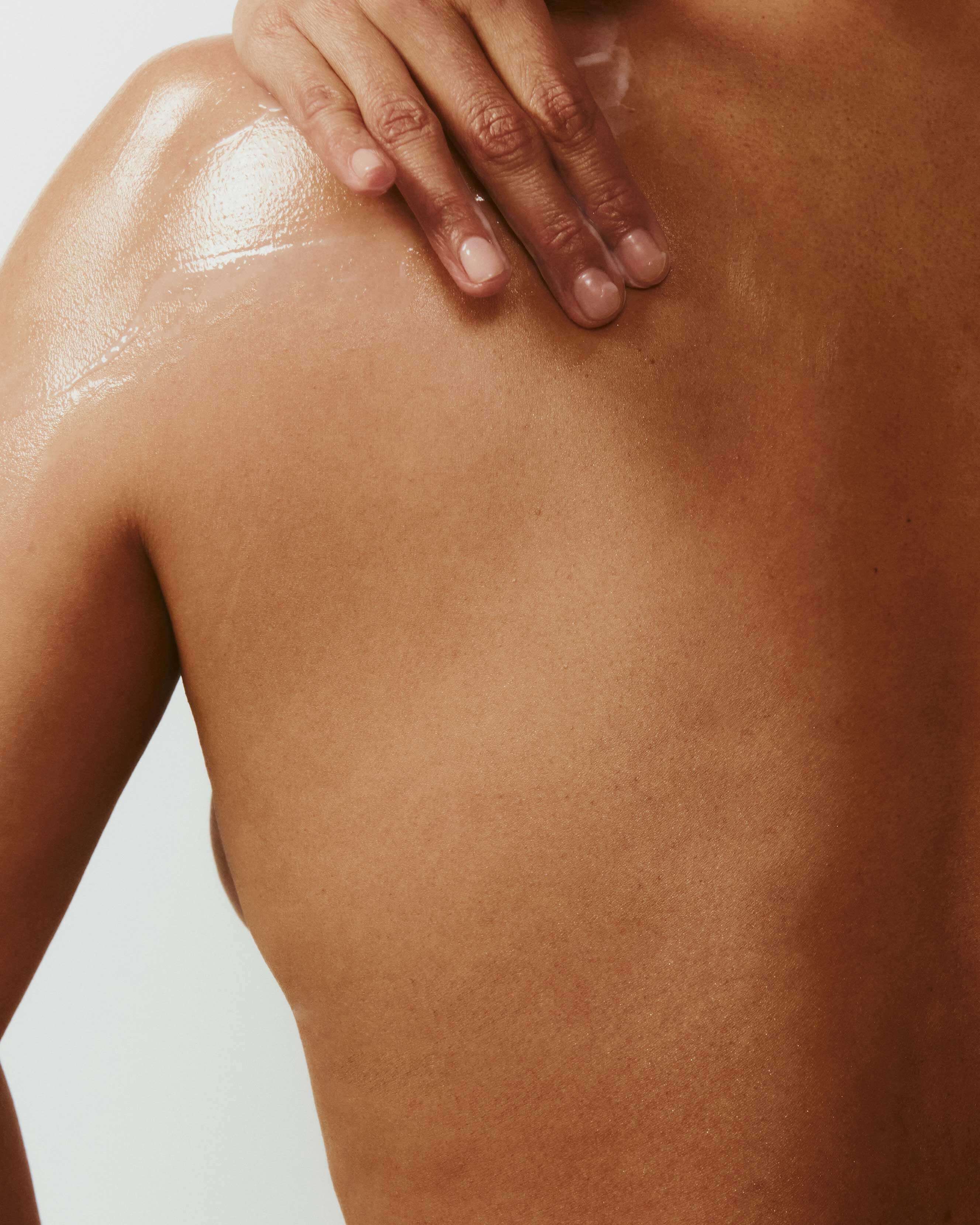 BRALESS: The Body Serum