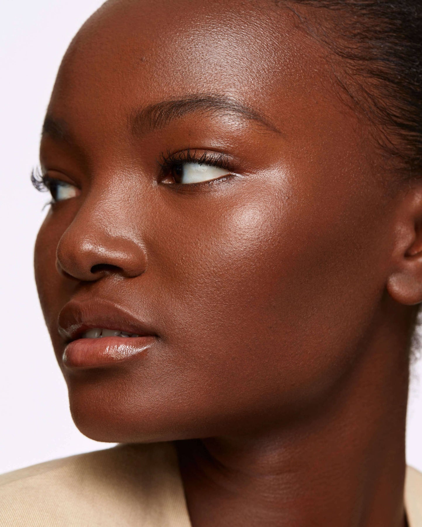 Deep Bronze (Warm Red, for deep skin tones)