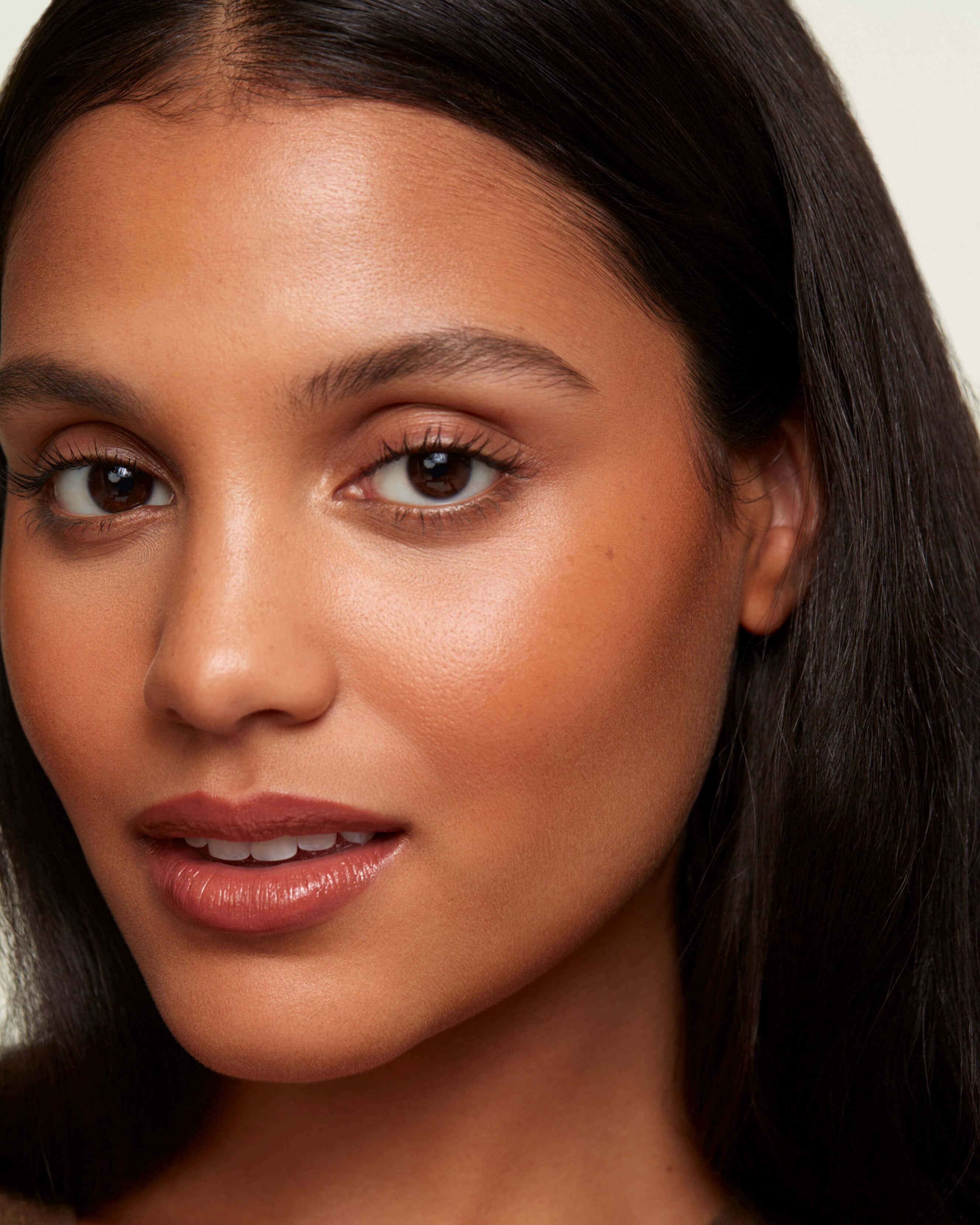 Medium Bronze (Warm Golden, for light to medium skin tones)
