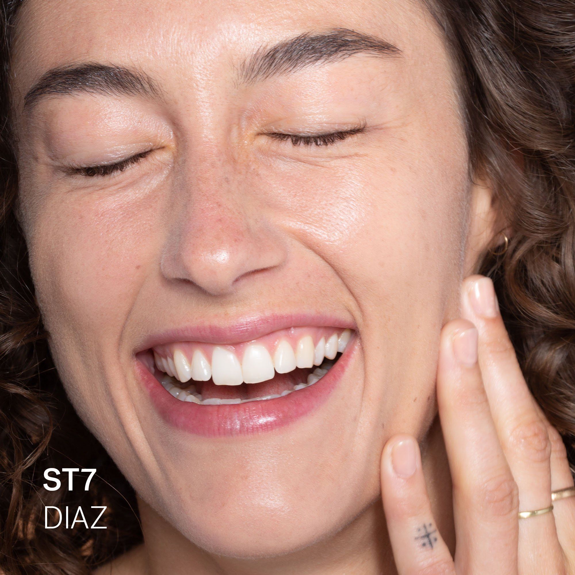 ST7 Diaz (for light-medium skin with neutral undertones)